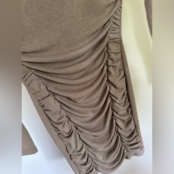 Dynamite grey ruched knee length dress. Size medium. - Picture 4 of 5